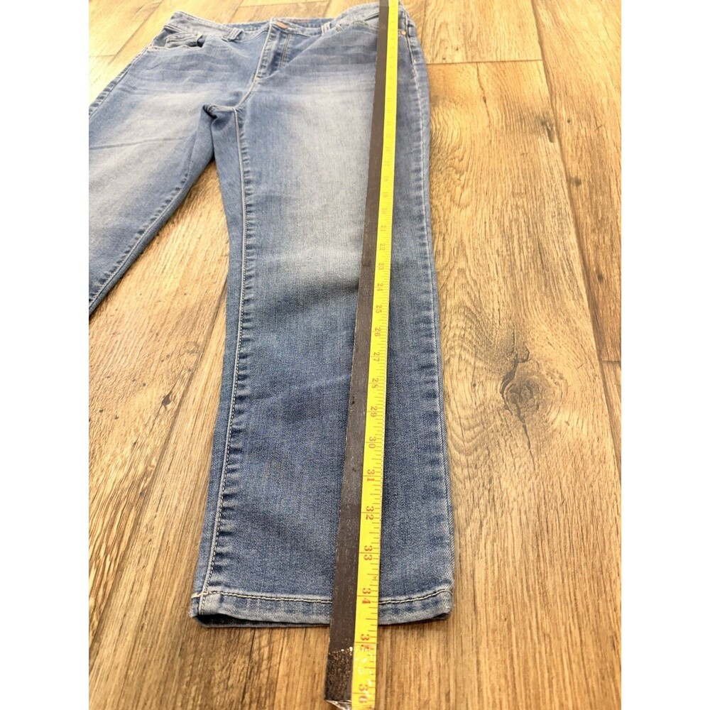 Chico's Platinum Jeans Women's 0.5 Short US-6 Blue Mid-Rise Slim Leg 30" Inseam - Picture 10 of 14